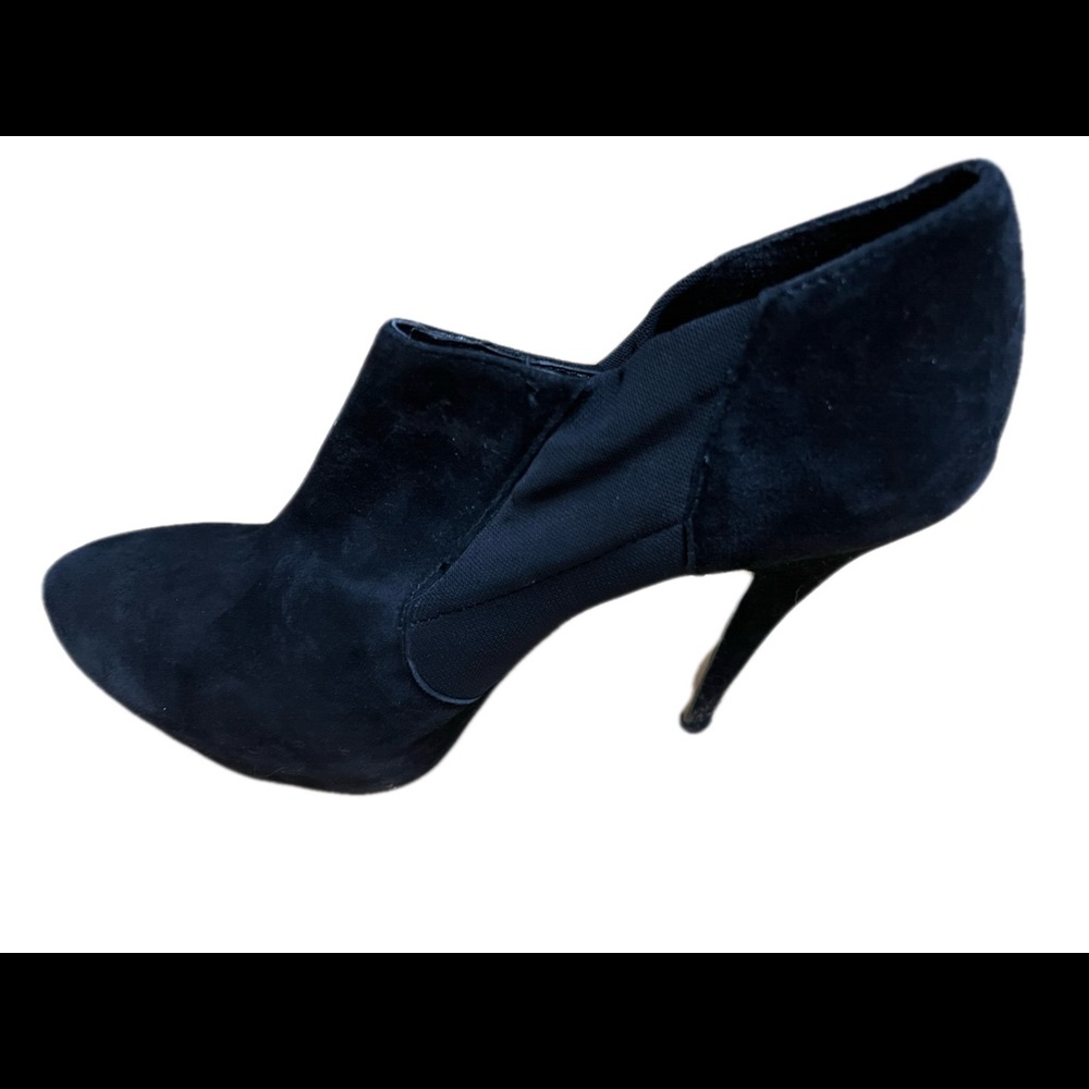 Jessica Simpson suedes shoes.  Black.  Size 9.5.